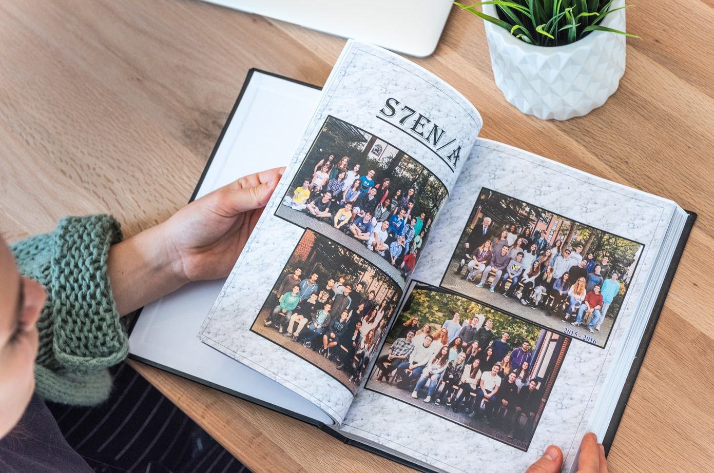 Créez un livre photo de l'annéeCréez votre yearbook 2023 %%sep